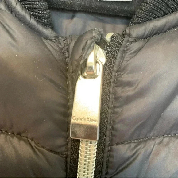 Calvin  Klein puffer black vest - Picture 5 of 6